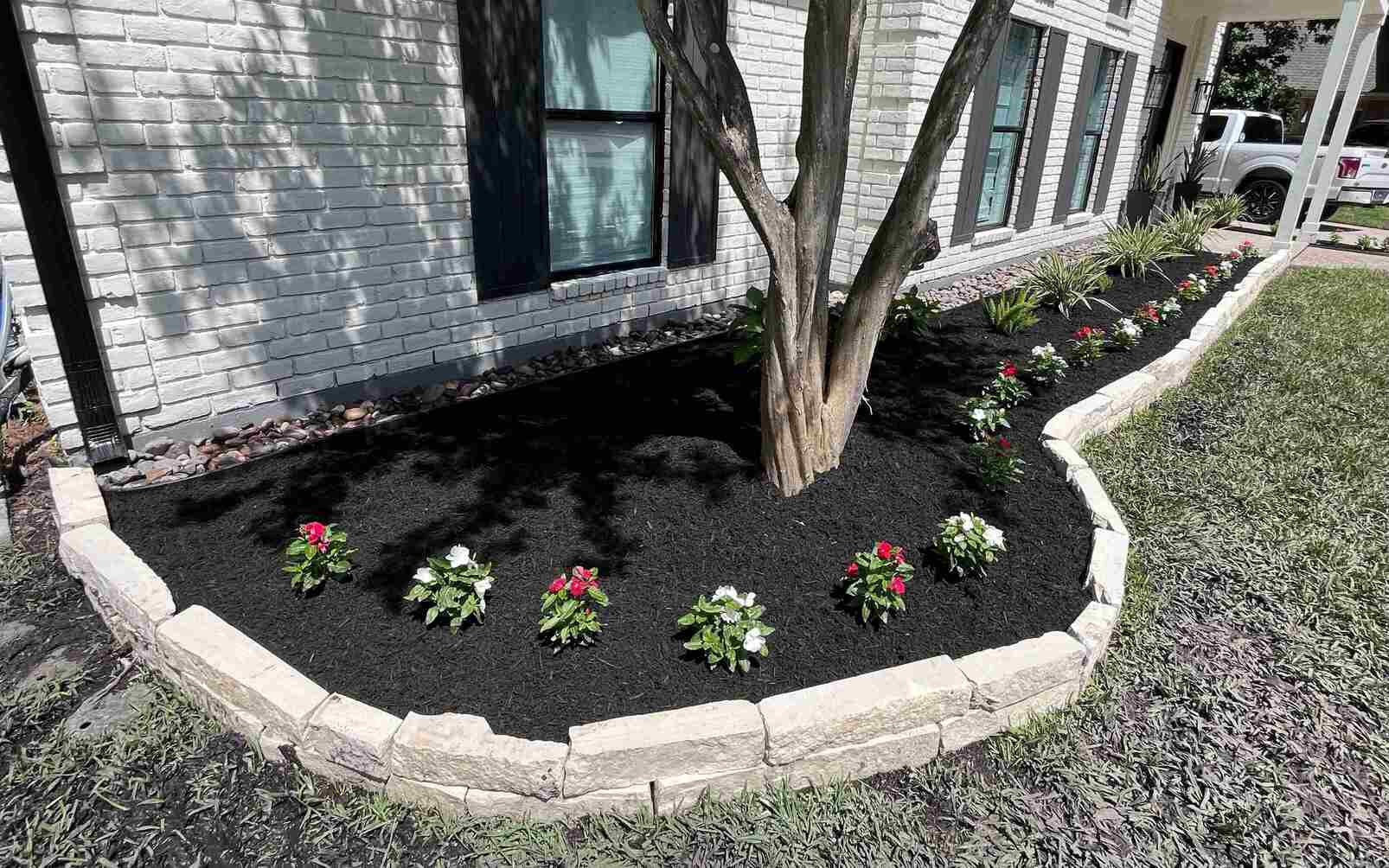 frontyard mulch job