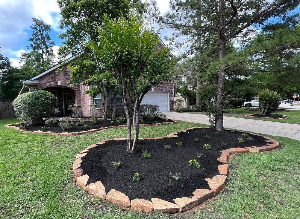 frontyard mulch job